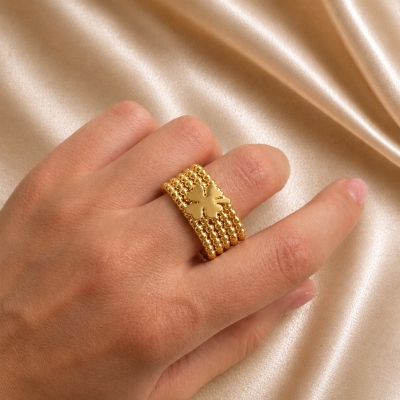 ANELLO NEREA CON QUADRIFOGLIO