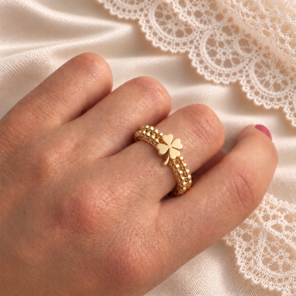 ANELLO SOTTILE NEREA CON QUADRIFOGLIO
